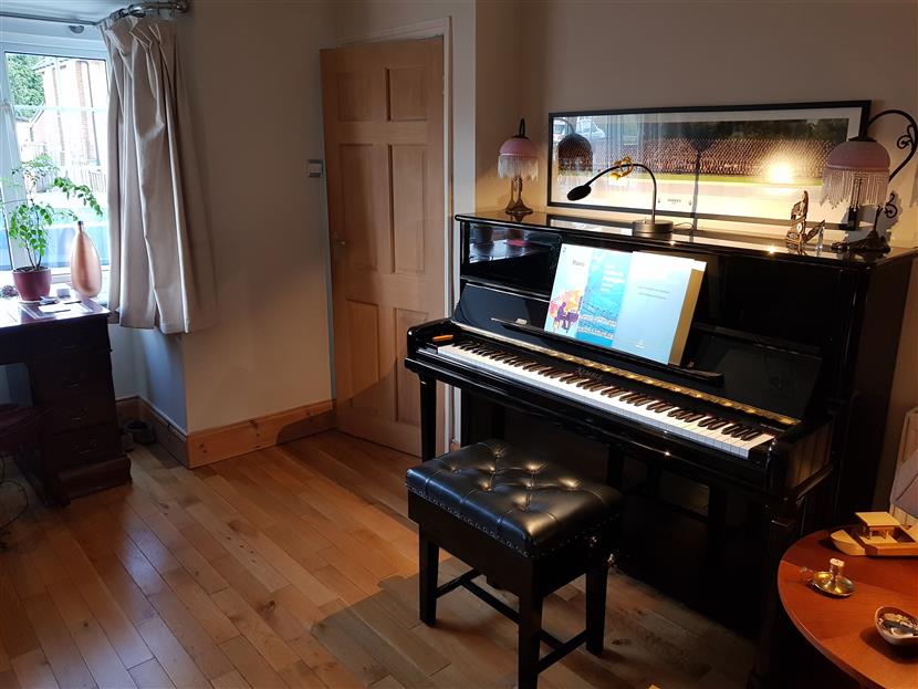 Music Lessons in Solihull - Piano and Singing Teacher